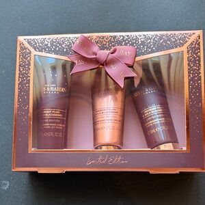 NIB Baylis & Harding Midnight Plum & Wild Blackberry Gift Set with Bow